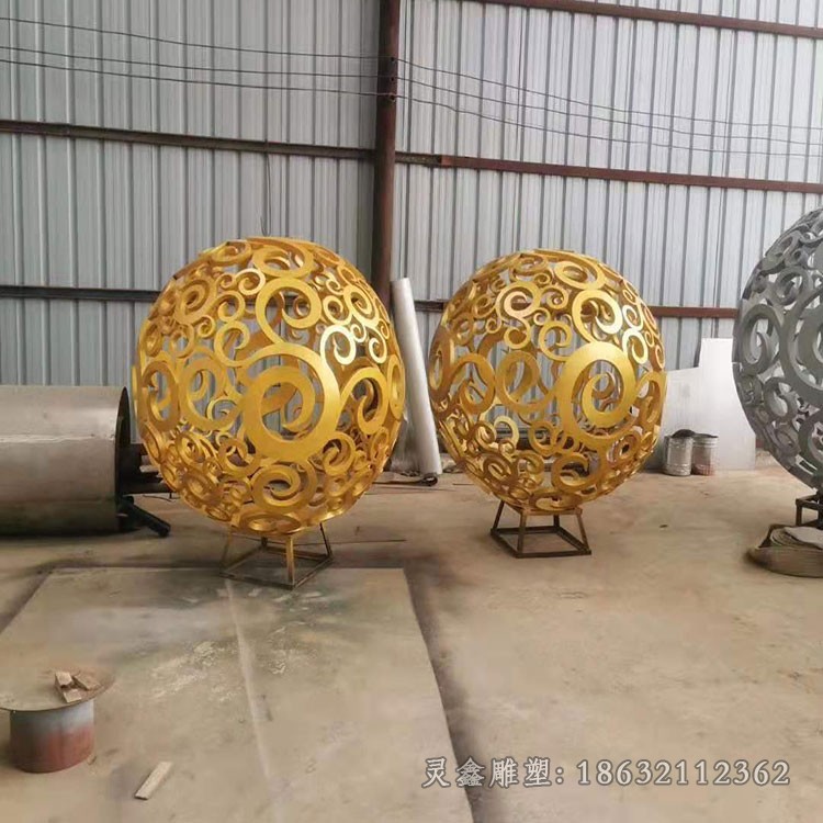 金色镂空球别墅不锈钢雕塑