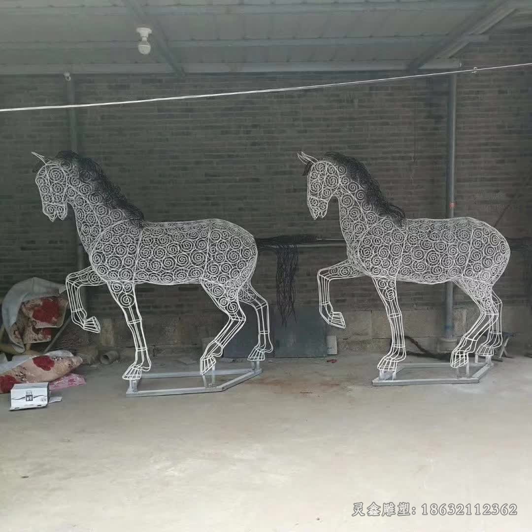 不锈钢镂空马街边雕塑