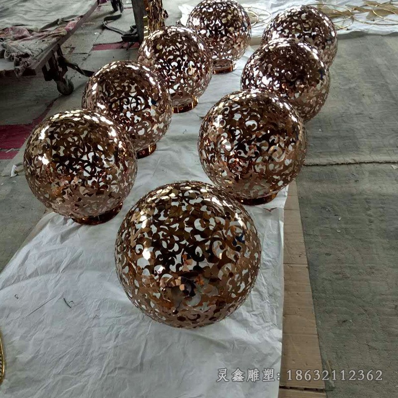 不锈钢抽象镂空球庭院雕塑