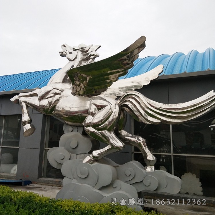 不锈钢展翅马动物雕塑