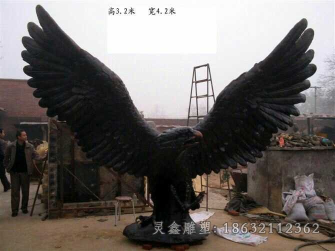 展翅老鹰动物标志铜雕