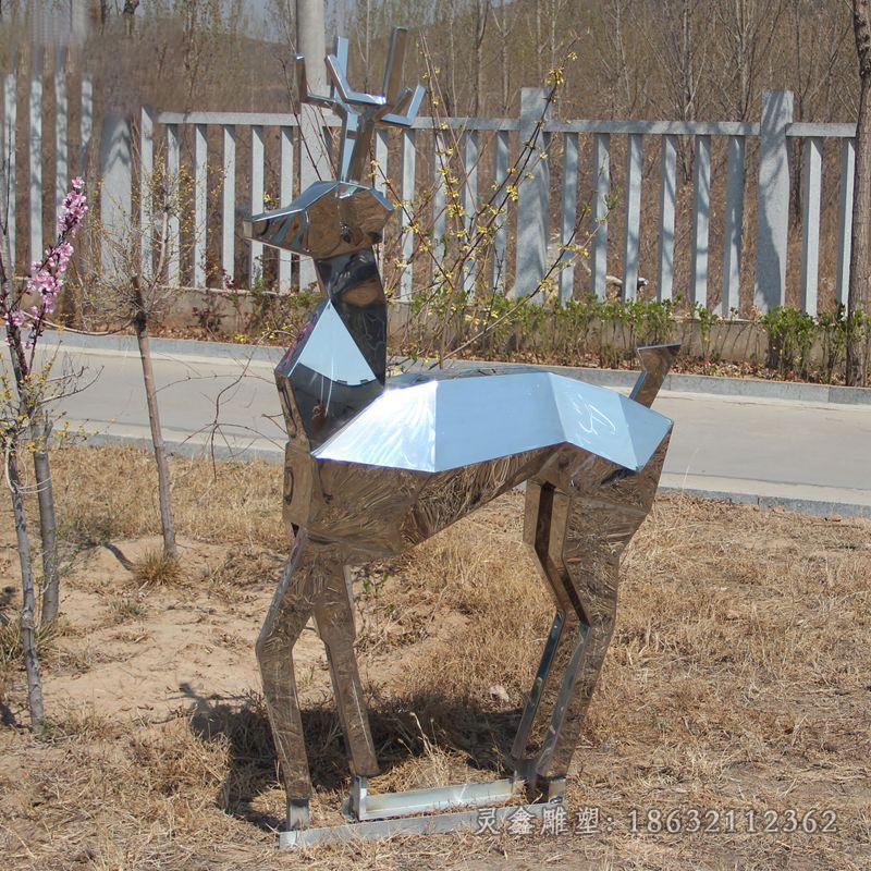 不锈钢几何抬头鹿户外雕塑