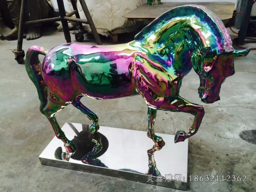 不锈钢彩绘马景观雕塑