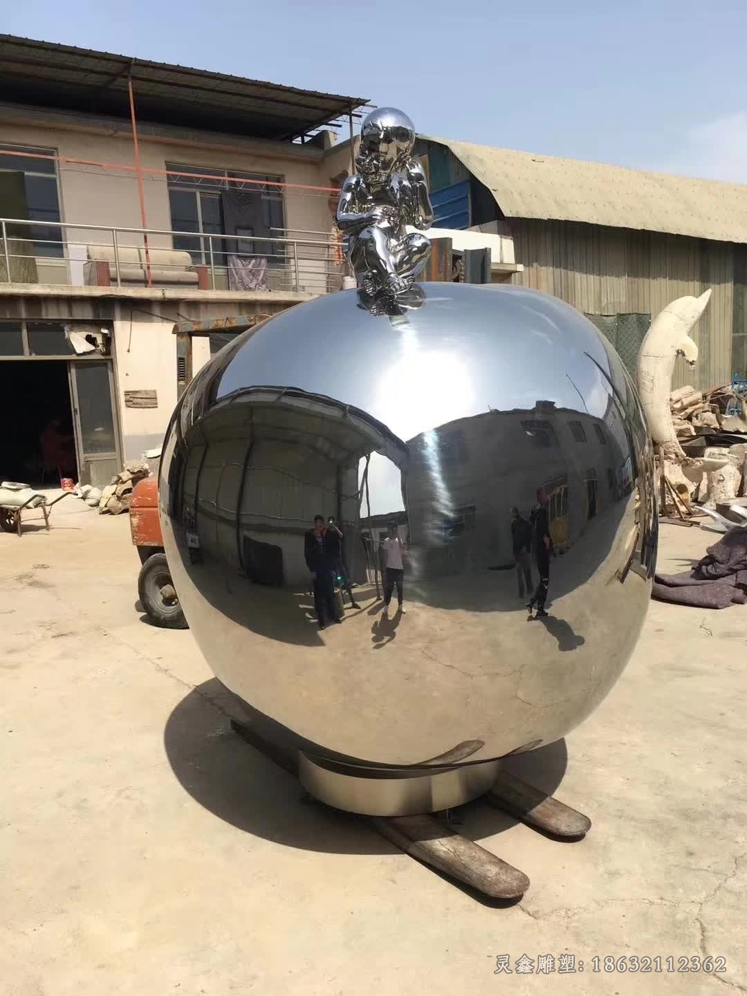 不锈钢镜面苹果园林雕塑