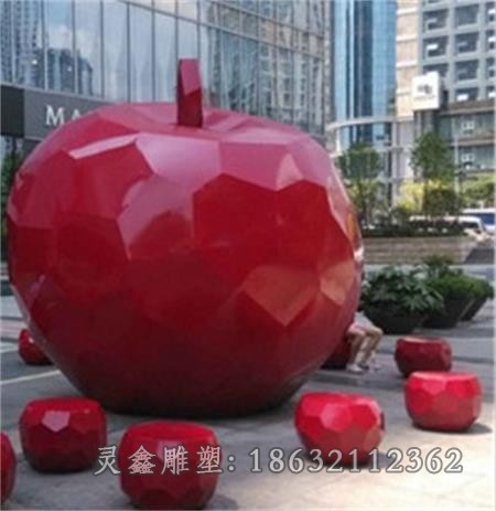 不锈钢彩绘苹果别墅雕塑