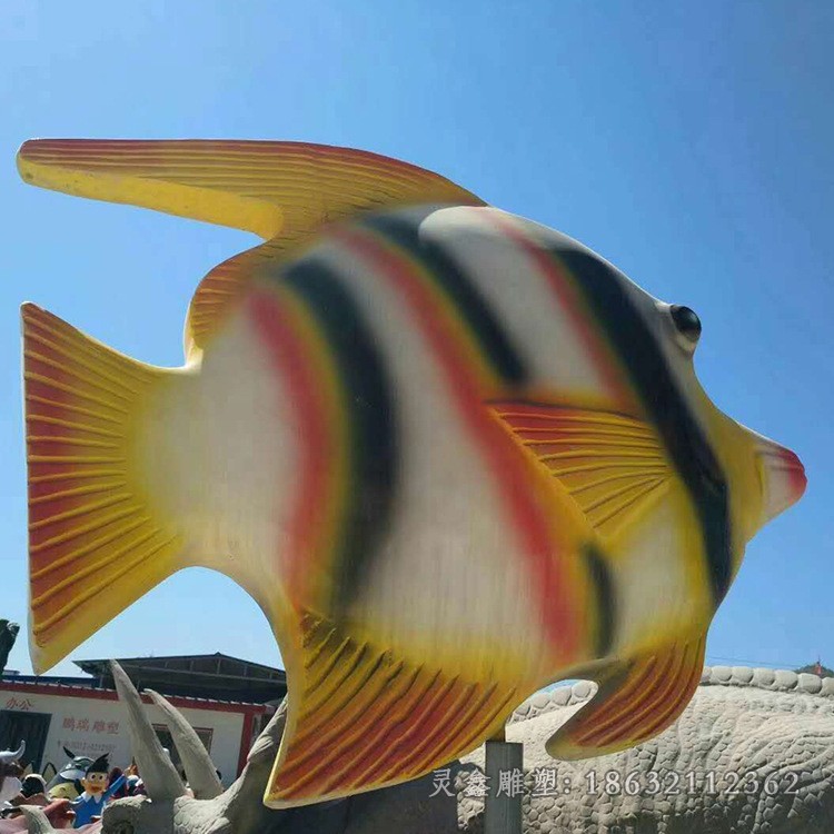不锈钢彩绘鱼城市雕塑