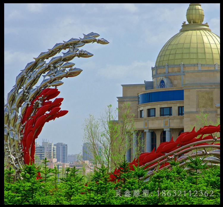 不锈钢彩绘鱼小区雕塑