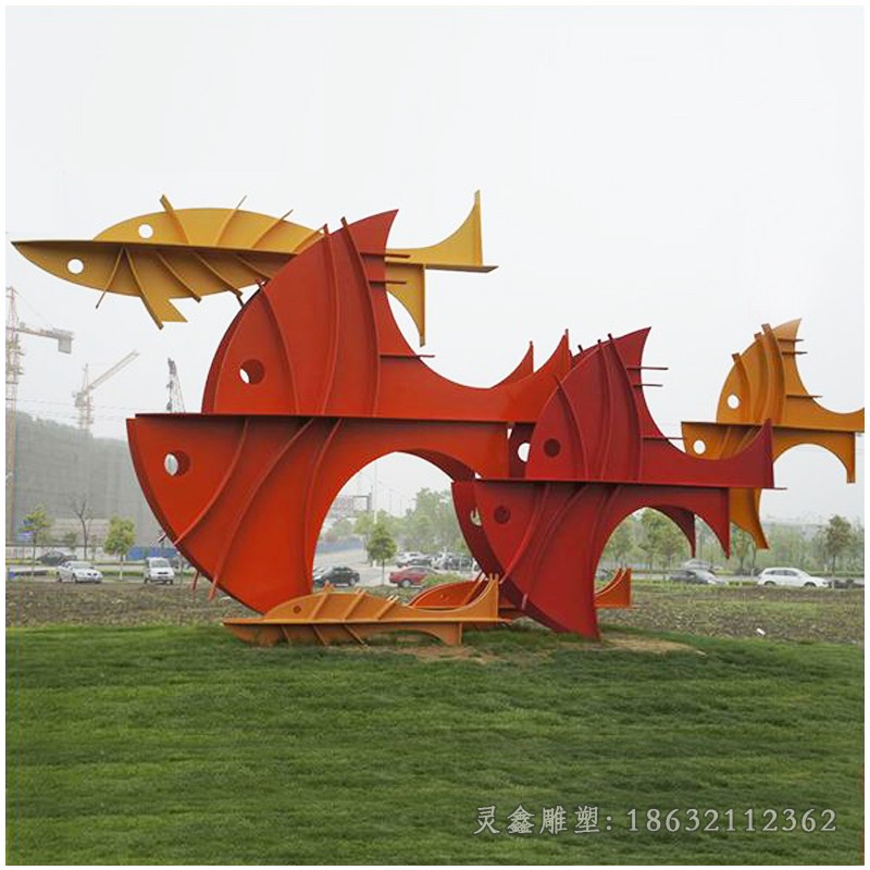 不锈钢彩绘鱼别墅雕塑