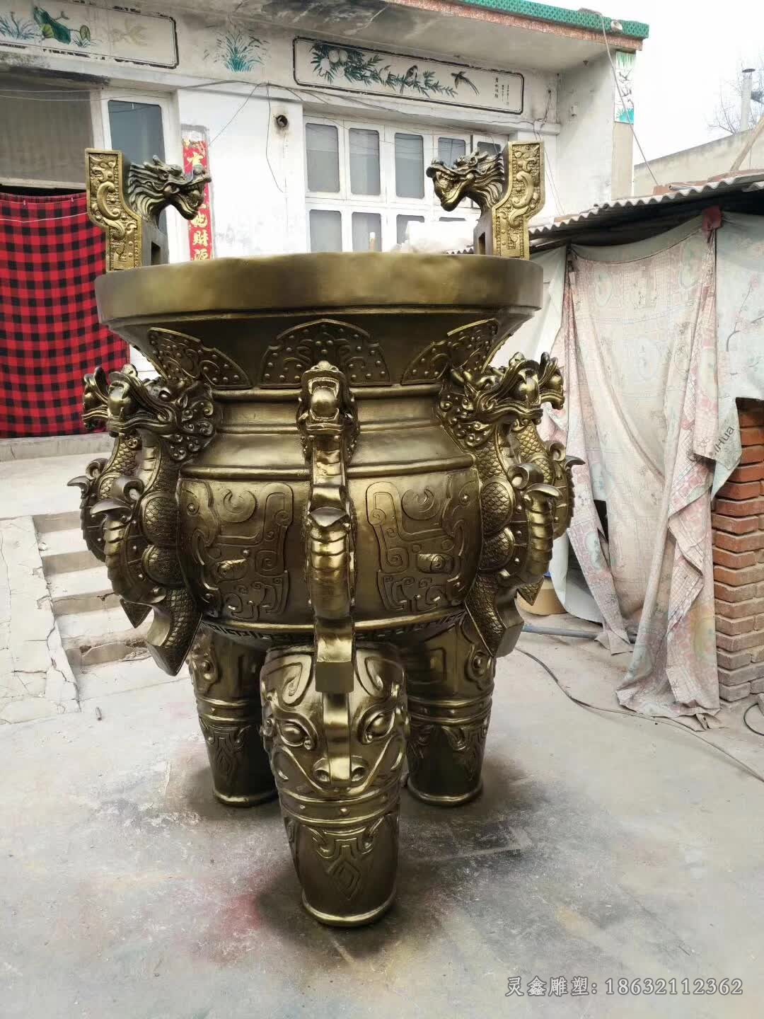 三足圆鼎公园景观铜雕