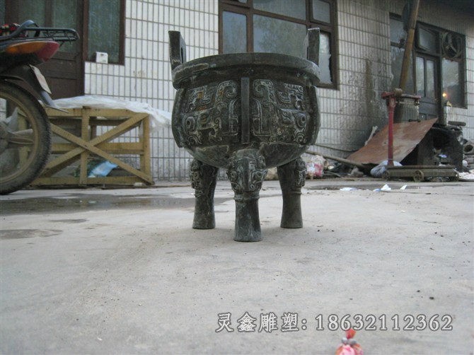 三足圆鼎园林景观铜雕
