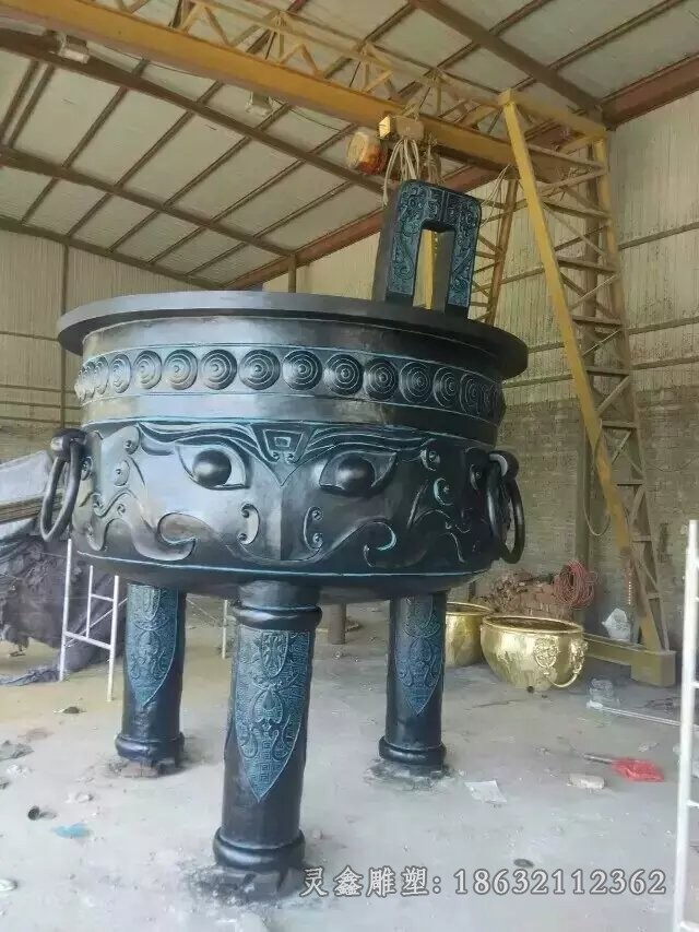 三足圆鼎街边景观铜雕