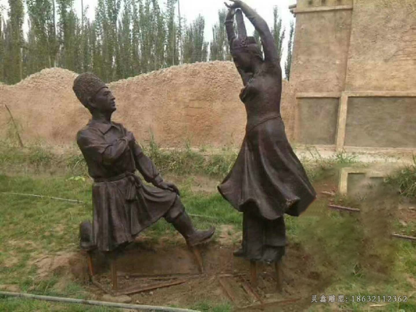 少数民族跳舞景观铜雕