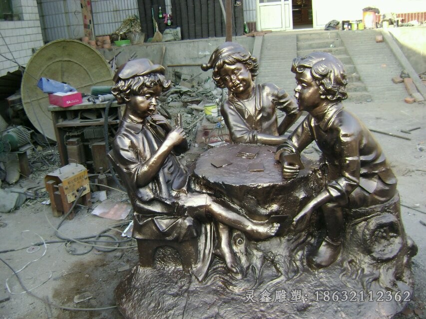 西方小孩玩耍人物铜雕