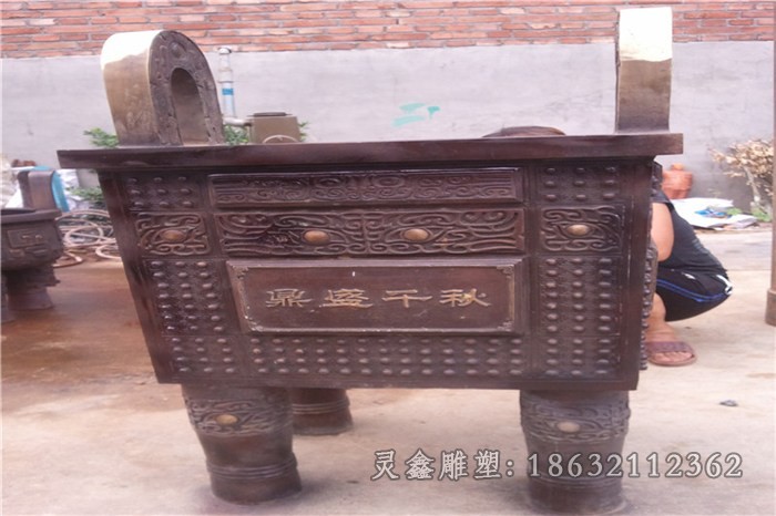 四足方鼎商场景观铜雕