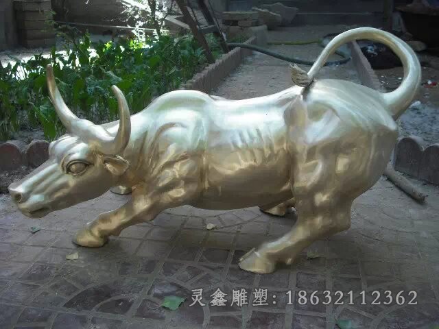 华尔街牛庭院动物铜雕