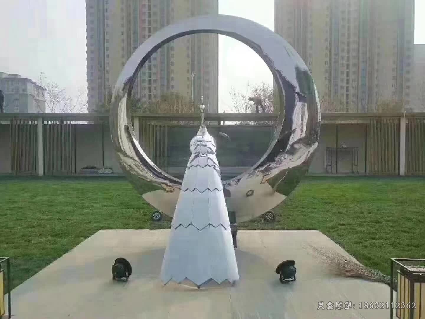 镜面圆环不锈钢景区雕塑