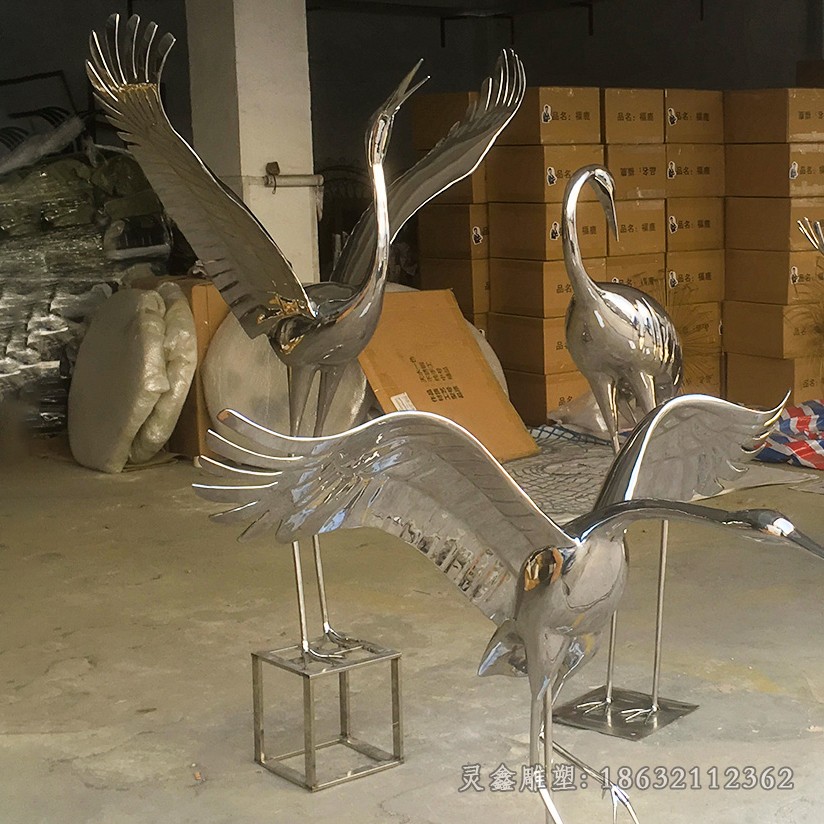 不锈钢镜面仙鹤动物雕塑