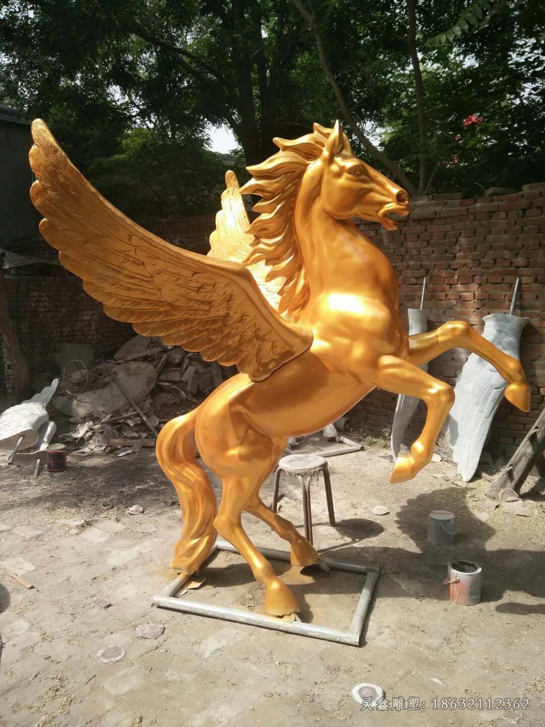 展翅马城市动物铜雕