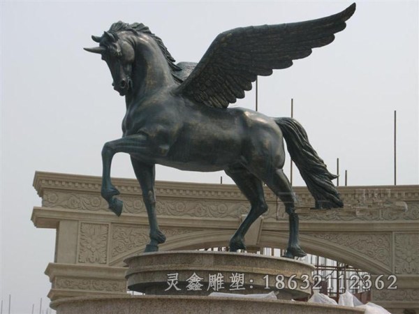 展翅马校园景观铜雕