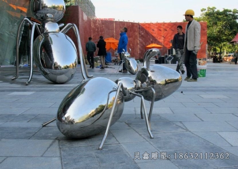 镜面蚂蚁景区不锈钢雕塑