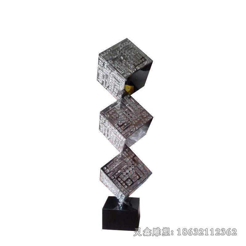 不锈钢镂空魔方抽象雕塑