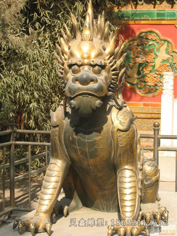 金色麒麟户外景观铜雕
