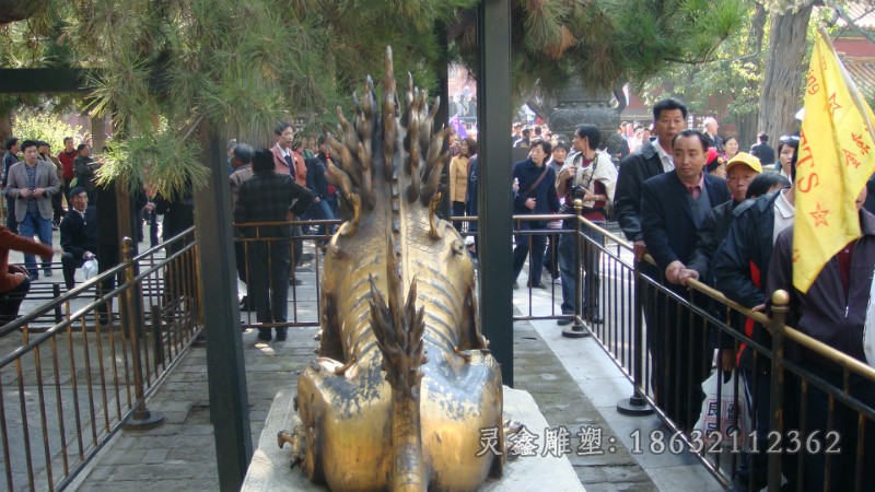 金色麒麟商场景观铜雕