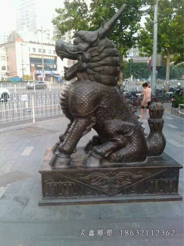 坐姿麒麟别墅景观铜雕