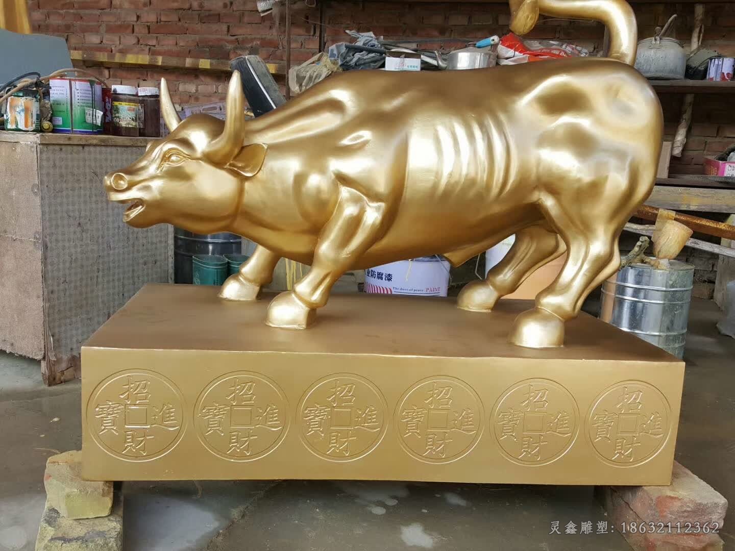 金色牛动物抽象铜雕