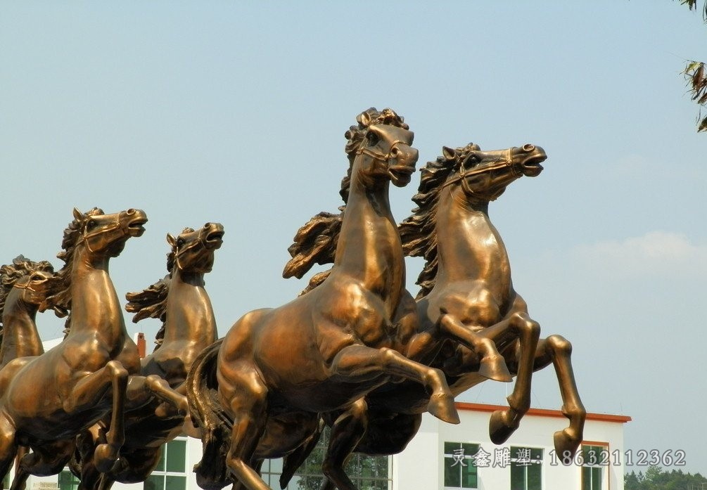 动物群马标志景观铜雕