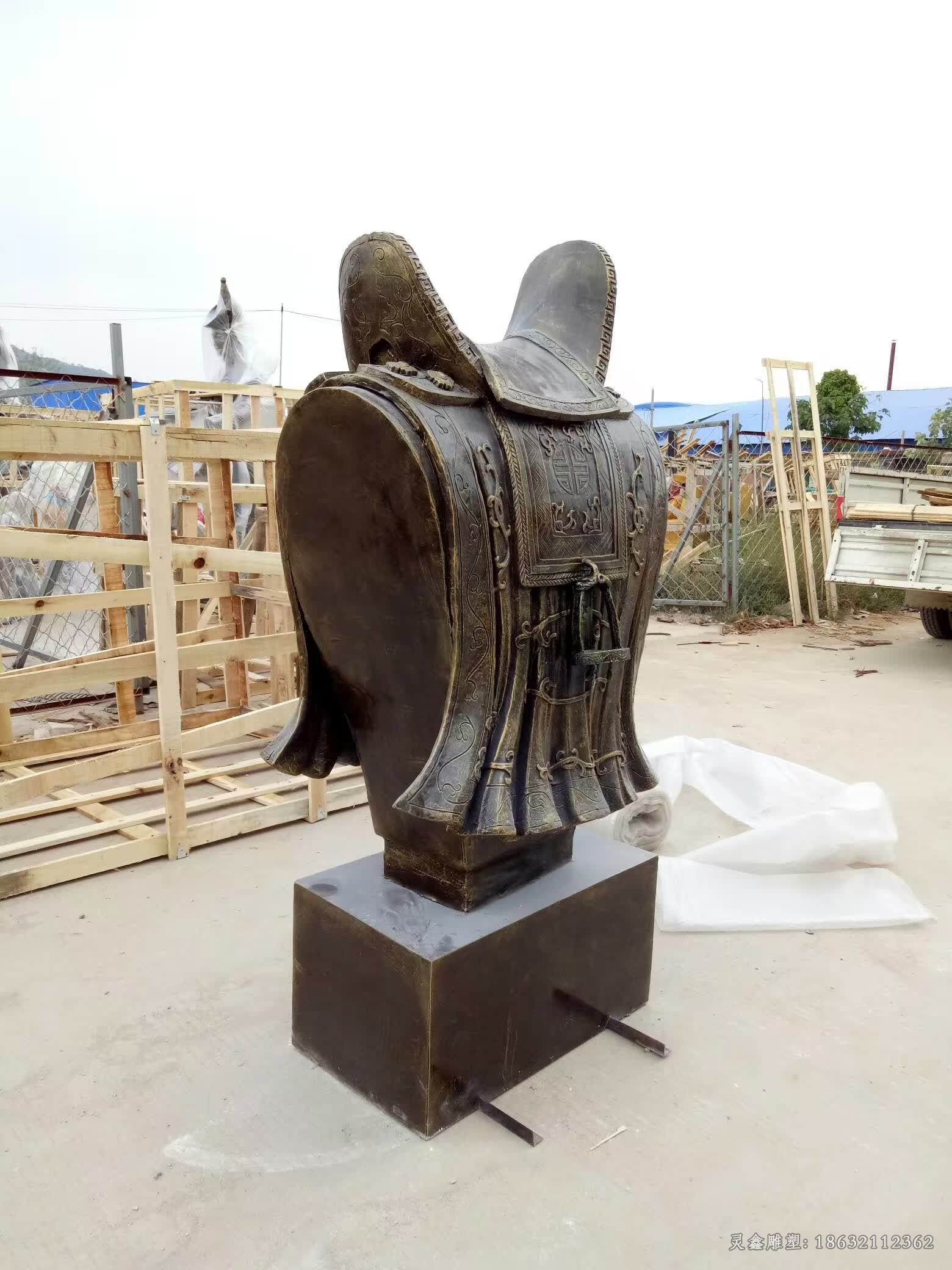 马鞍景观标志抽象铜雕