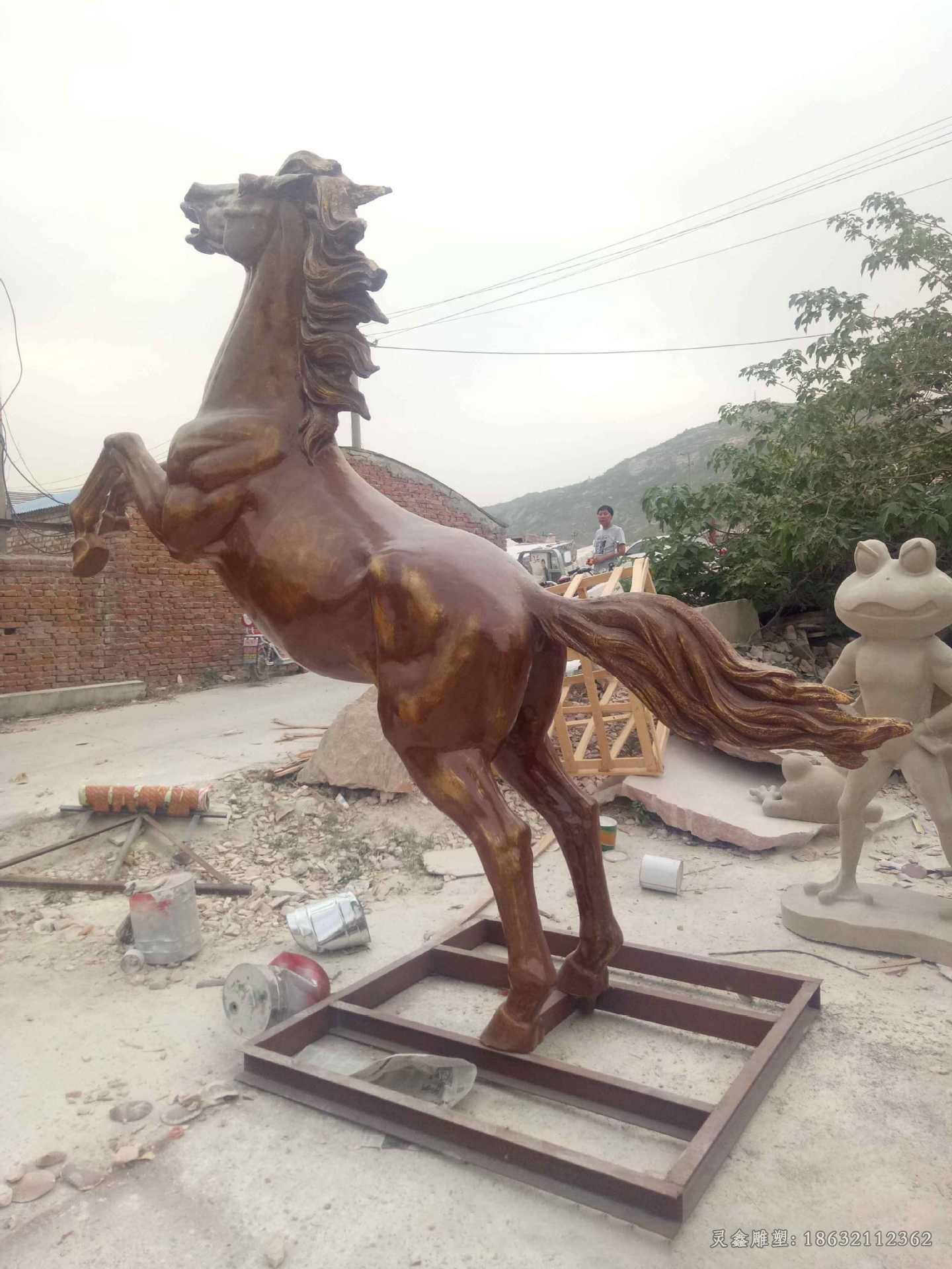 站姿马户外景观铜雕