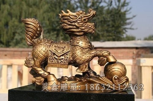 踩球麒麟城市景观铜雕