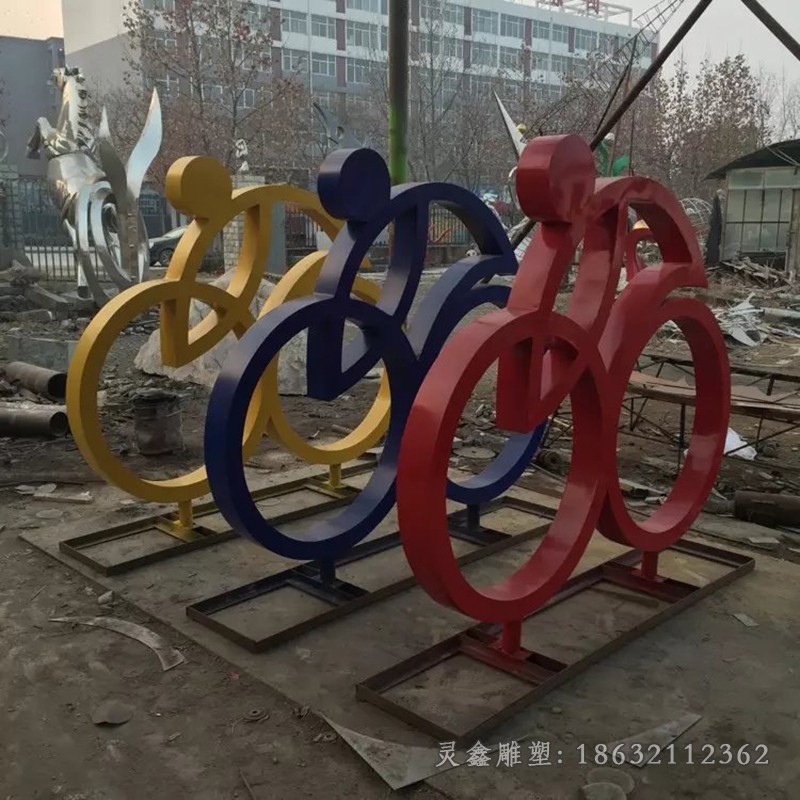 骑自行车街边不锈钢雕塑