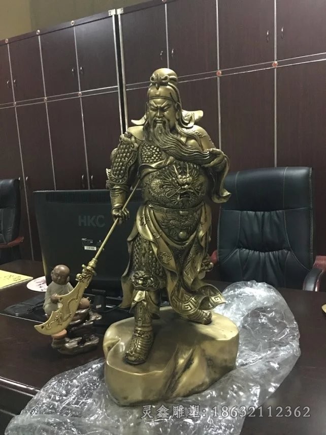 古代关公持刀园林铜雕