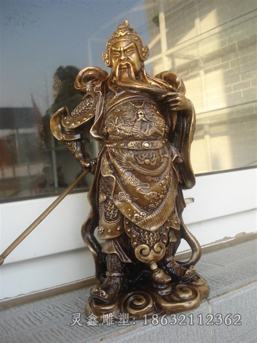 古代关公持刀小区铜雕