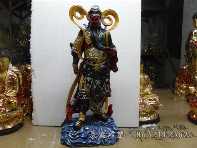 古代捋须关公园林铜雕