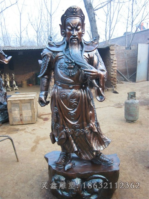 古代捋须关公庭院铜雕