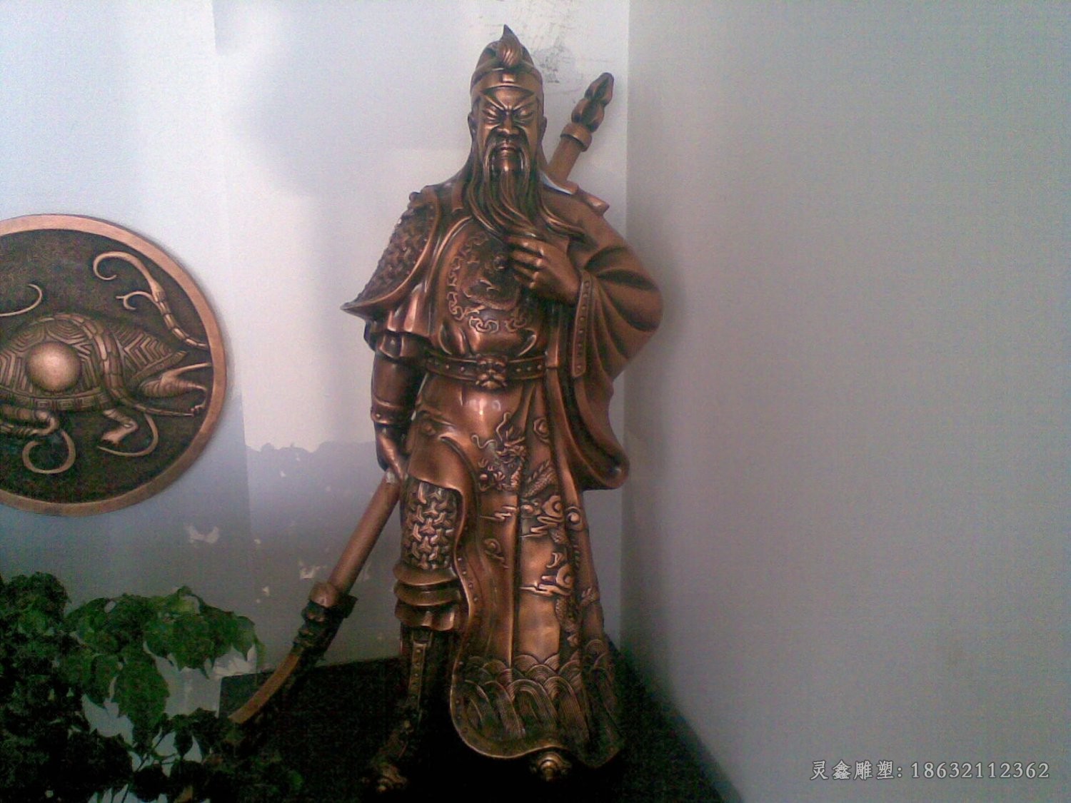 古代捋须关公人物铜雕