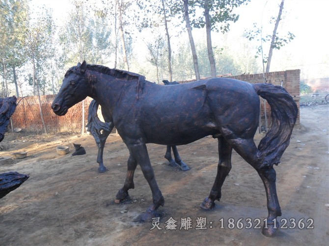 站姿马街边动物铜雕