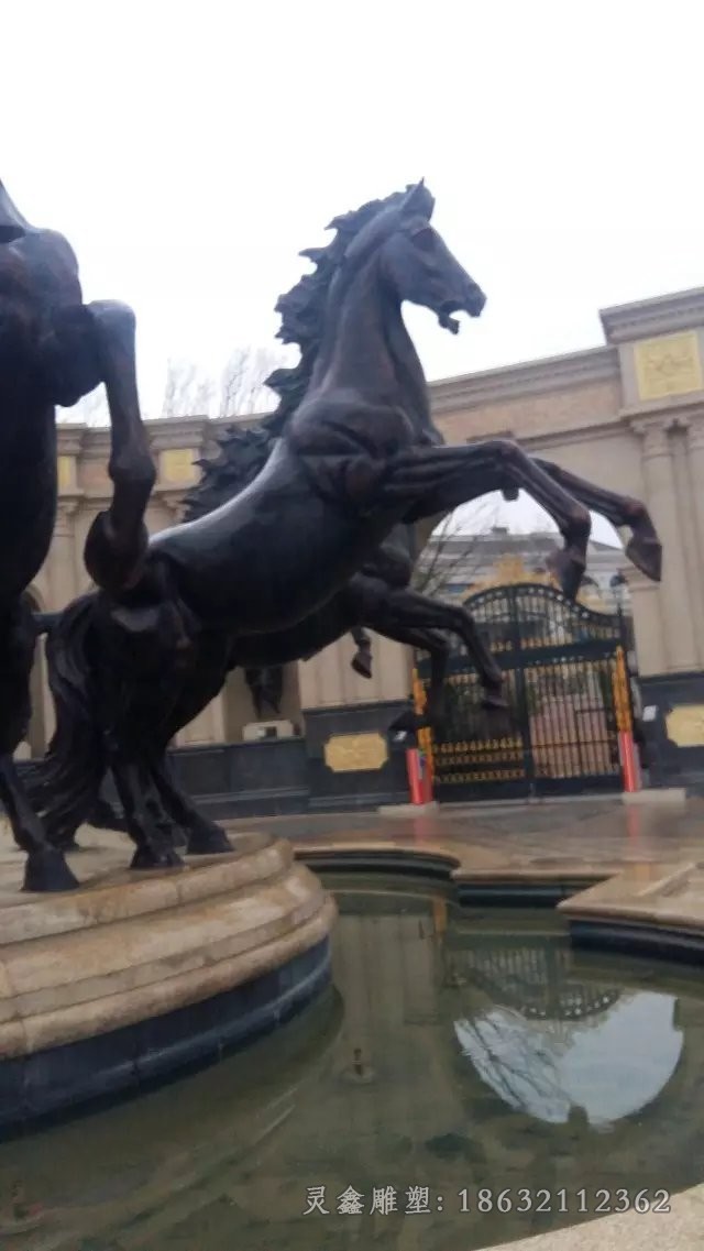 奔腾马园林景观铜雕