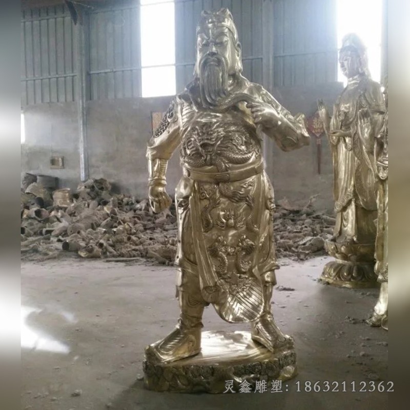撸胡须关公商场景观铜雕