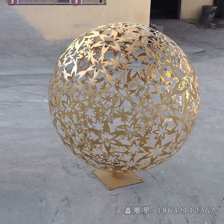 抽象镂空球别墅不锈钢雕塑