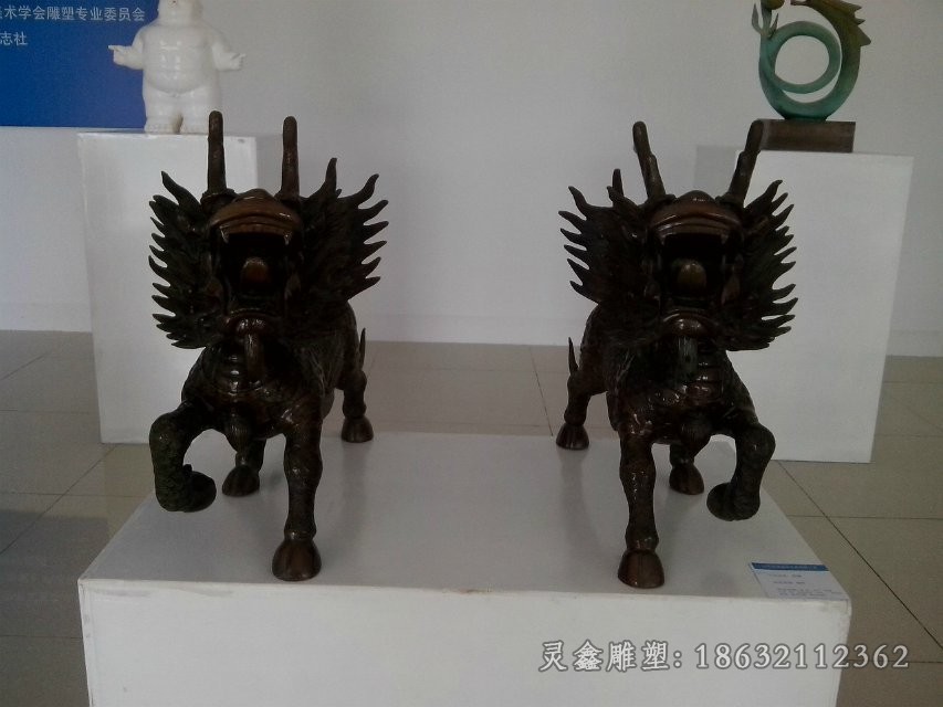 神兽麒麟动物小区铜雕
