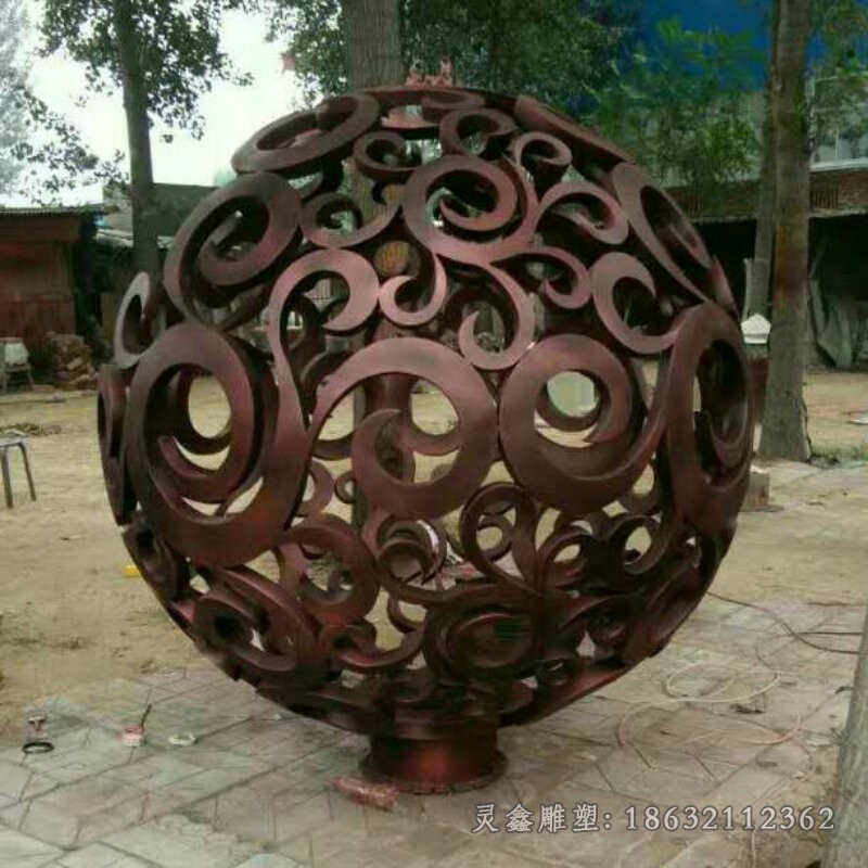 不锈钢小区镂空球雕塑