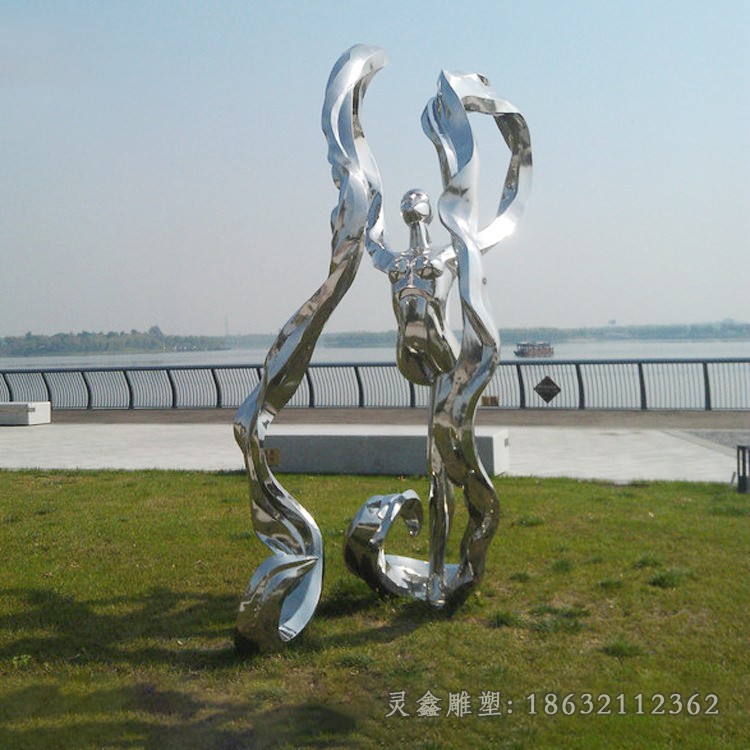 不锈钢舞蹈人物镜面雕塑