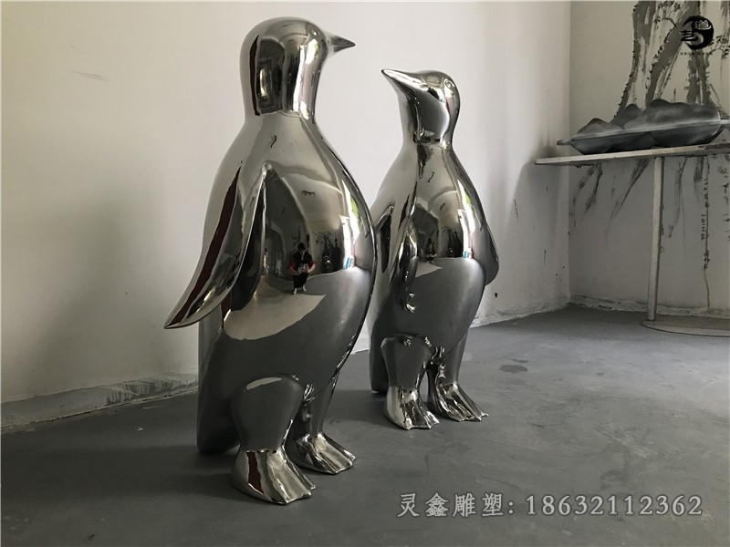 不锈钢镜面企鹅动物雕塑