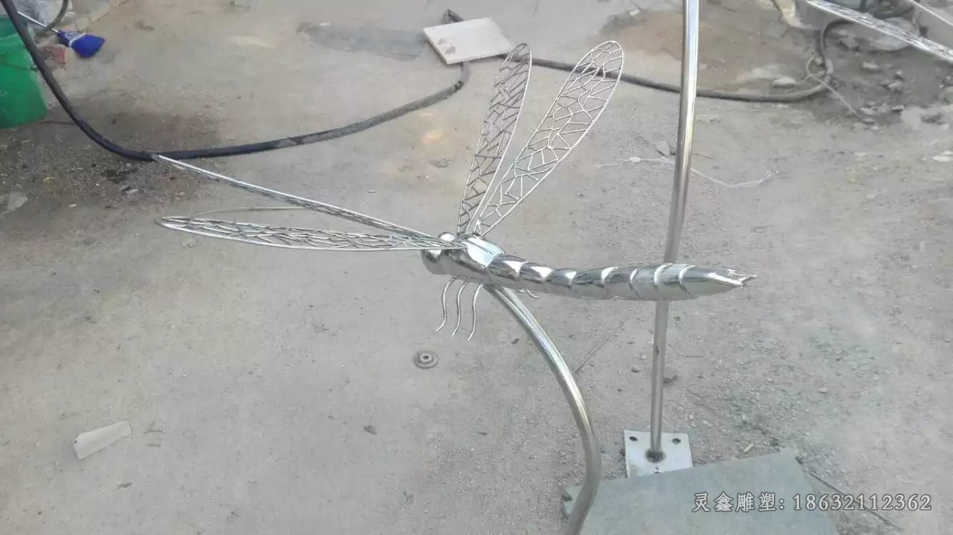 不锈钢镂空蜻蜓商场雕塑