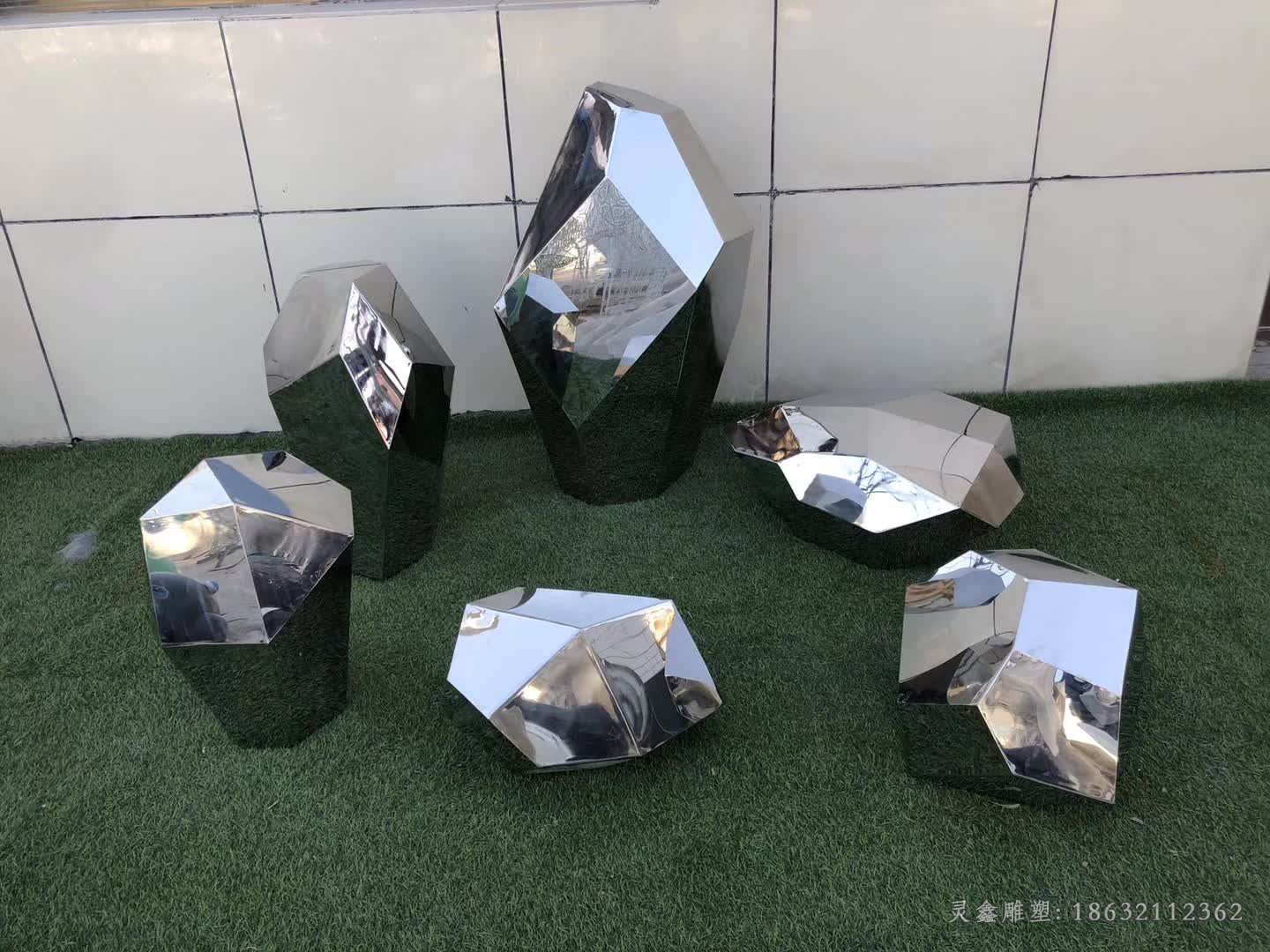 不锈钢几何石头景区雕塑