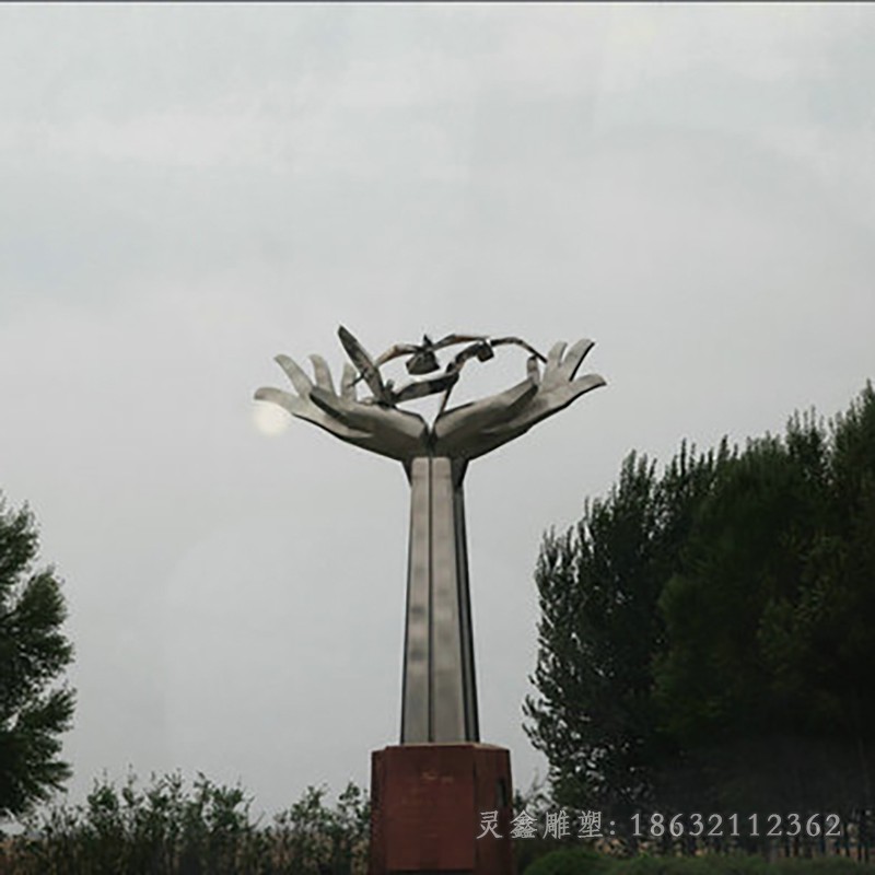 不锈钢抽象手掌景观雕塑